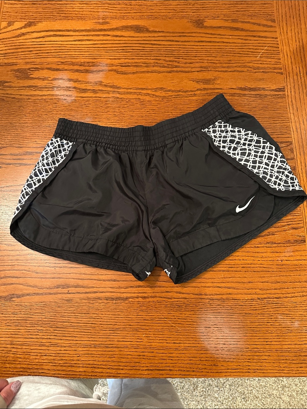 Women’s Nike shorts size large